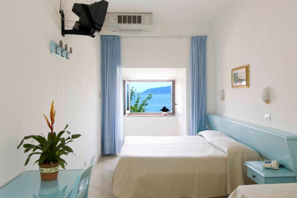 Hotel Eugenio Ischia Pokoj fotografie